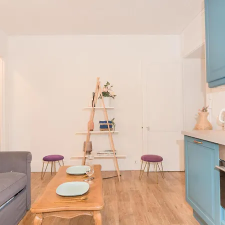 Beautiful Equipped In Apartment Paris